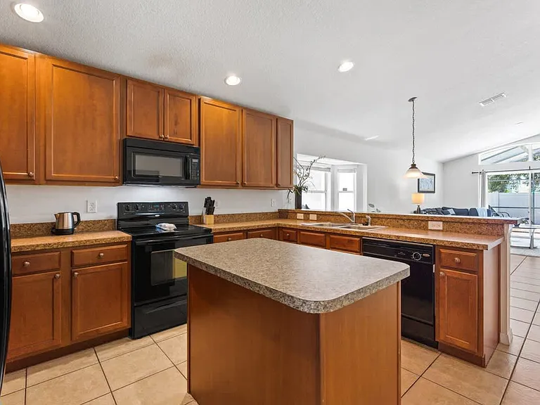 Dharma Cir — Photo 15