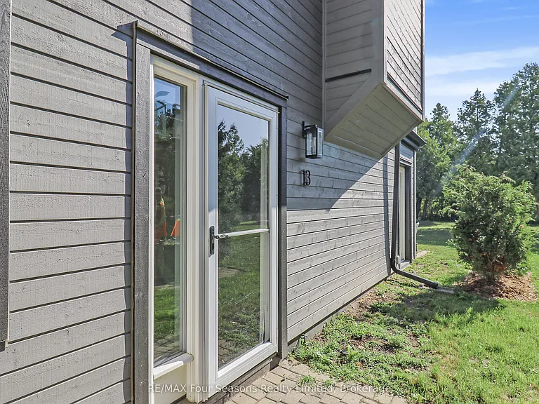44 Trott Blvd #13 — Photo 4