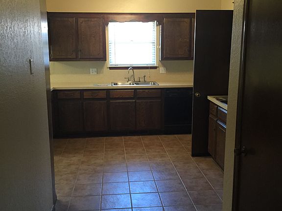 2nd image of 404 Linda Ln