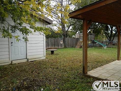 3rd image of 618 Crestfield St