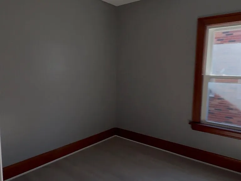 3 bed, 1.0 bath, 1230 sqft, $1,450 — Photo 6
