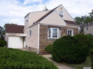 139 Decker St, Valley Stream, NY 11580