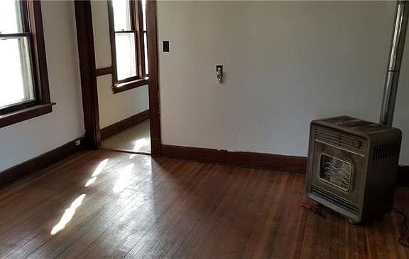 2nd image of 44 Woodward Ave