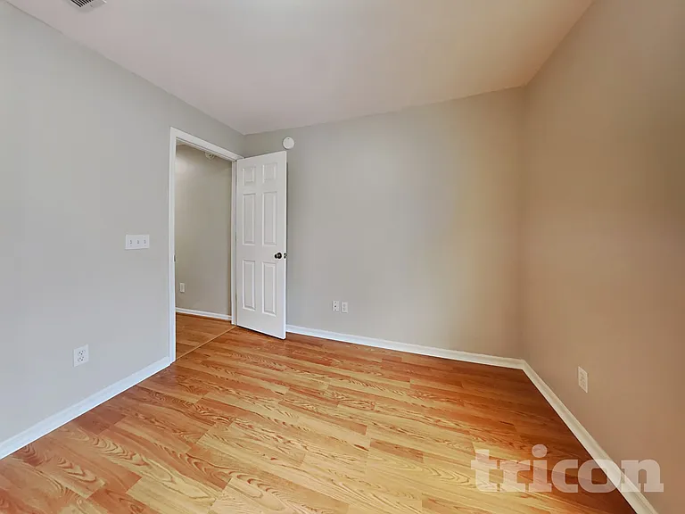 143 Wornall Dr — Photo 10