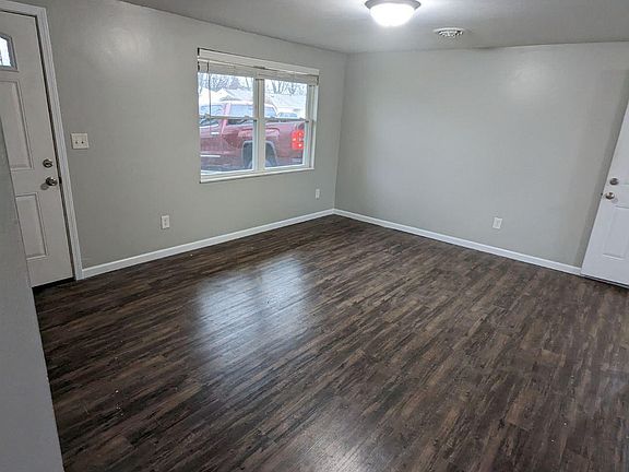 4th image of 6621 Grovehill Dr