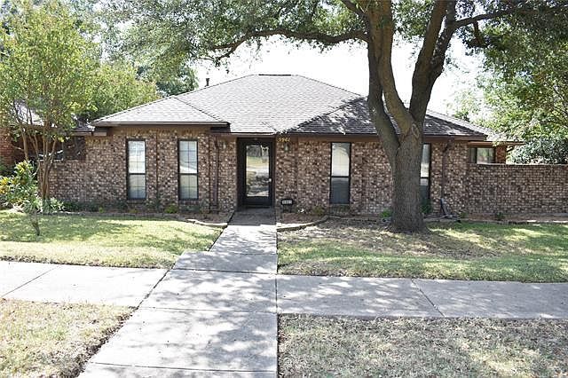 1st image of 9961 Camelot Dr