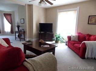 111 Elevator St, Farmersville, IL 62533