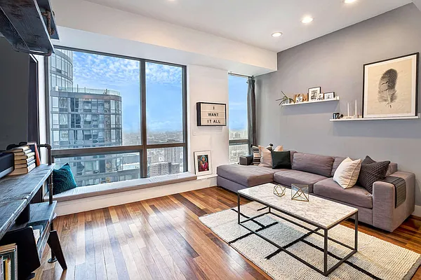 Sold by Compass | media 1
