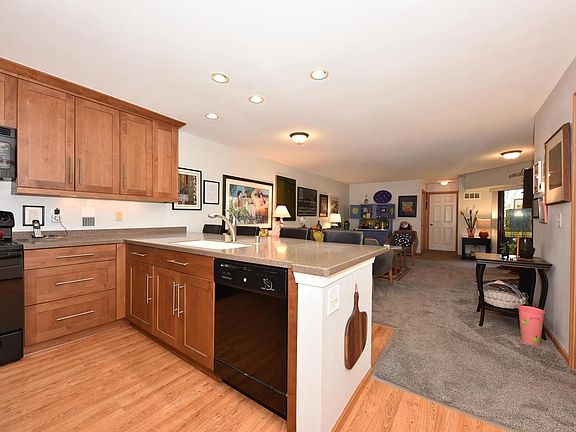 4th image of 1600 W Green Tree ROAD #202
