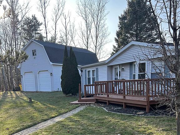 2nd image of 3894 Lake George Rd