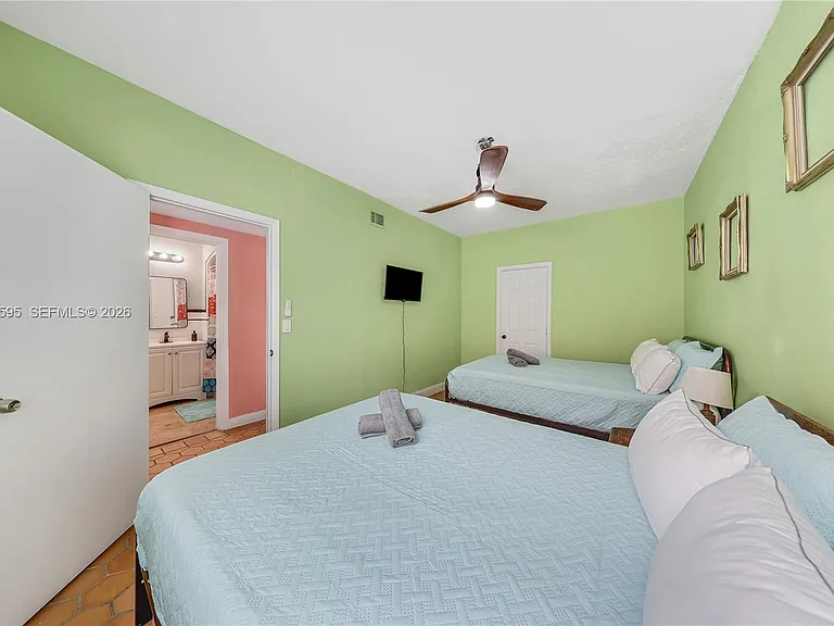 843 NW 3rd St #1 — Photo 17