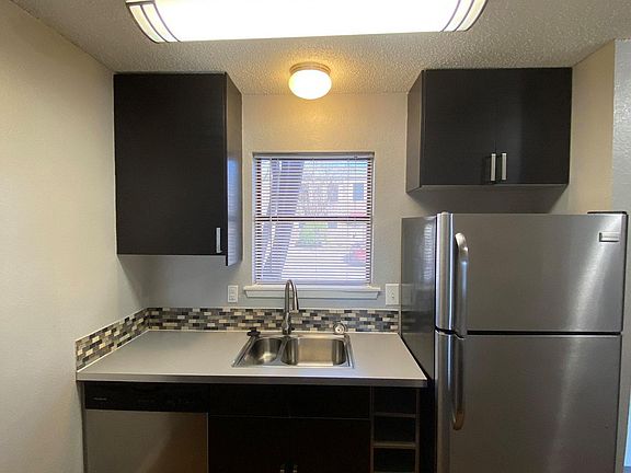 4th image of 3912 Murray Ct