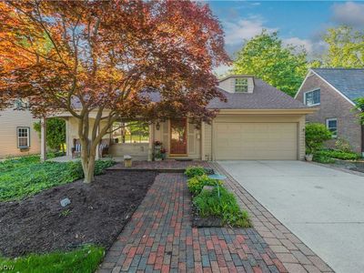 377 Lake Park Dr, Bay Village, OH, 44140