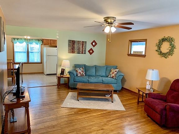 5th image of 656 Meadow Ct