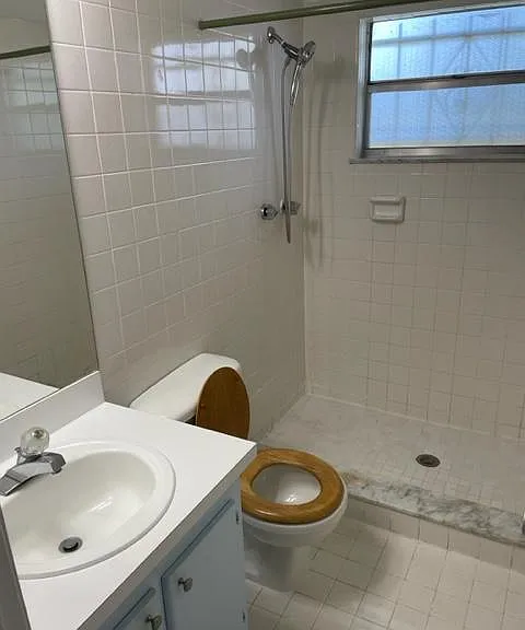 1401 NW 45th St #2 — Photo 4