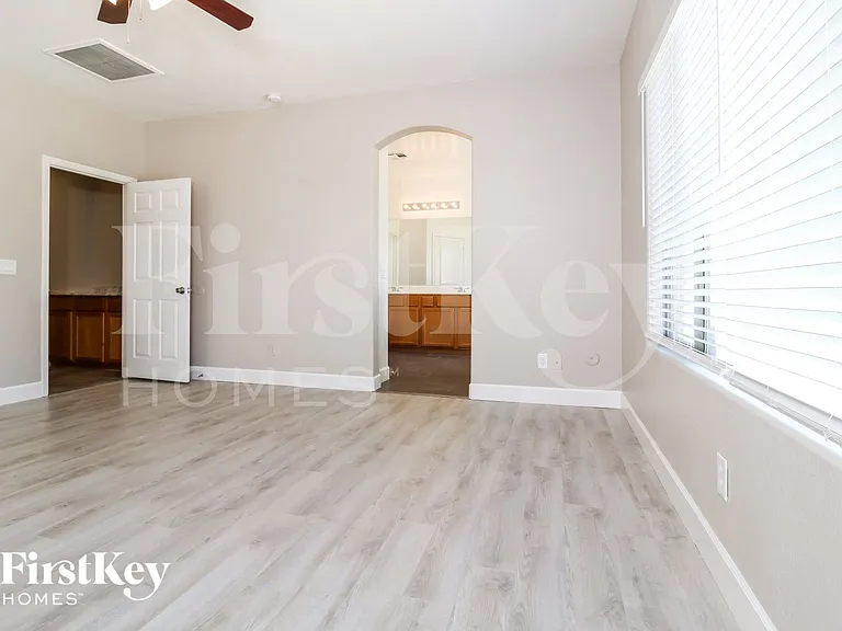 1127 S 220th Dr — Photo 8