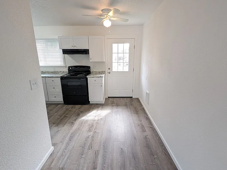 23051 SW Main St #2 — Photo 4