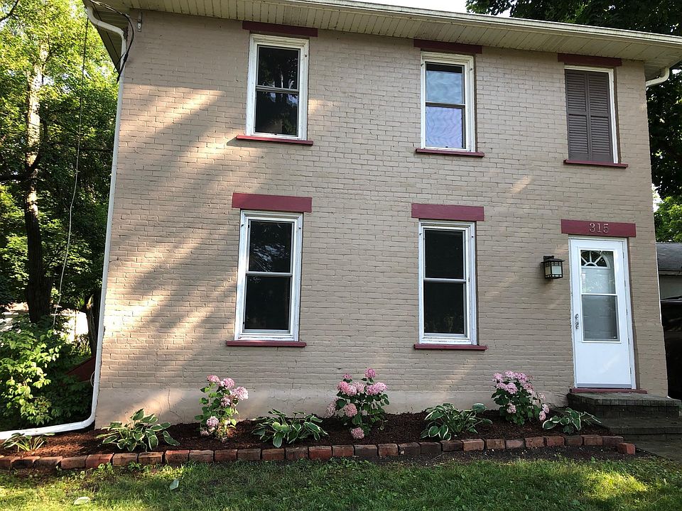 Front of home from Prairie St. Great location, two blocks from Fox River and Mount Saint Mary park and a few more blocks to center of downtown St. Charles. Main entrance to unit is on the side.
