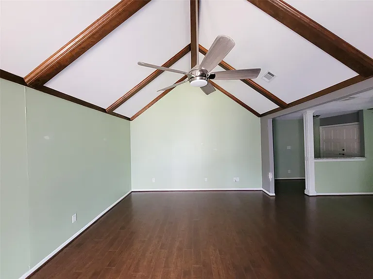 2815 Cambridge Ln — Photo 8