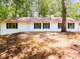 155 Victoria Dr, Ellenwood, GA 30294