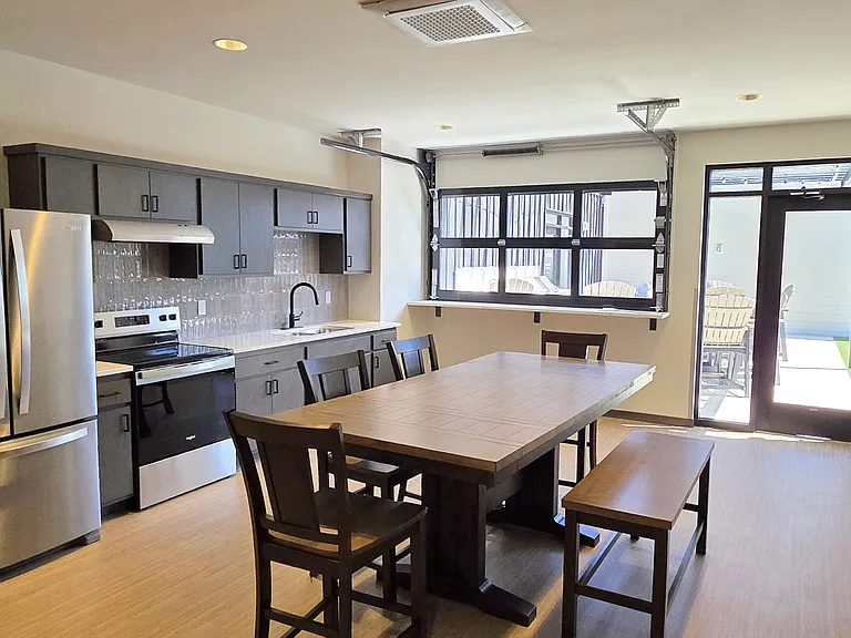 Latitude44 — Photo 10