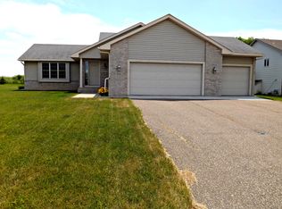 320 Ash St E, Annandale, MN 55302