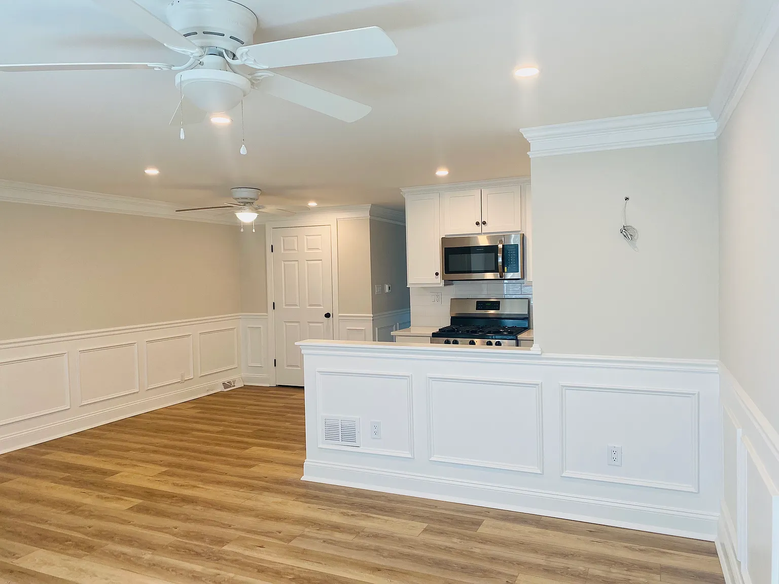 2 bed, 1025 sqft, $2,100 — Photo 3