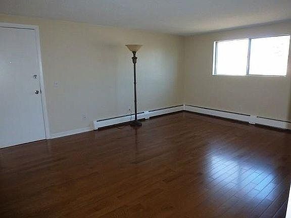 2nd image of 135 Creek St APT 8
