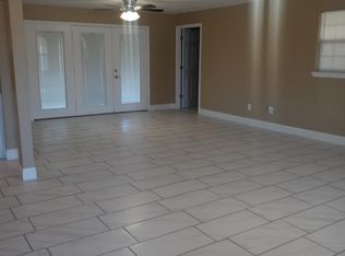 206 3rd St, Farwell, TX 79325