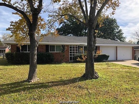 2nd image of 411 Leslie Dr