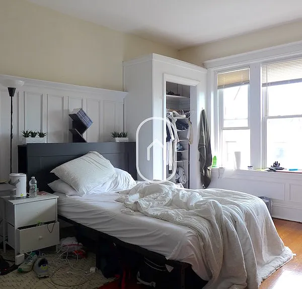 1870 Commonwealth Ave — Photo 2