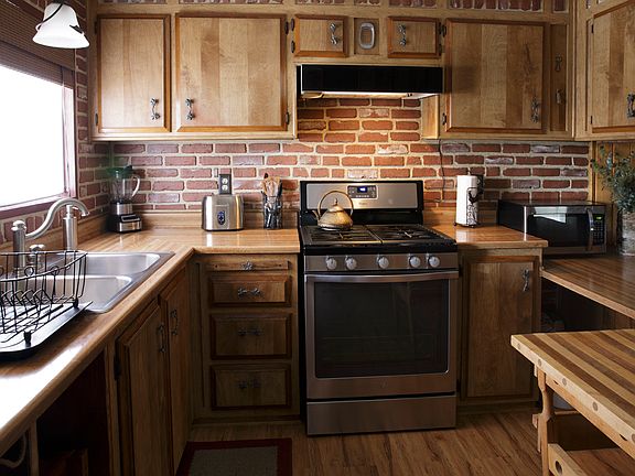 4th image of 20739 Lycoming St Space 125