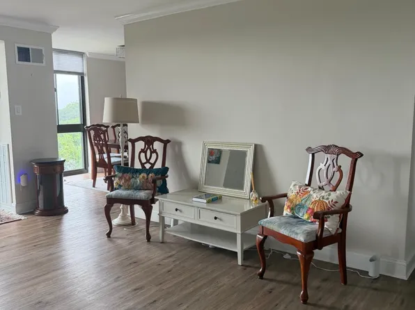 2311 Pimmit Dr APT 1209, Falls Church, VA 22043