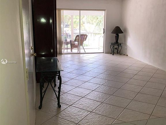 4th image of 6343 Bay Club Dr APT 3