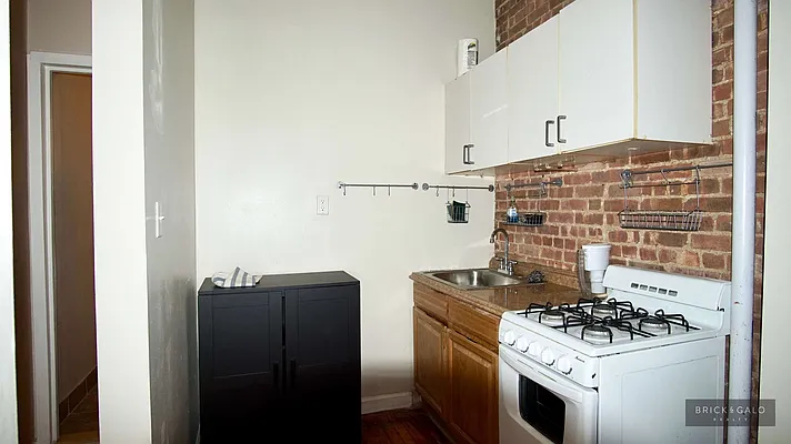 Rented by BRICK & GALO REALTY CORP | media 3