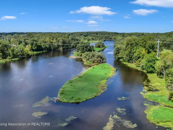 6789 Sycamore Ln, Portland, MI 48875