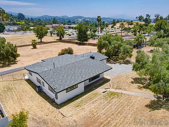 2nd image of 1245 Tres Lomas Dr