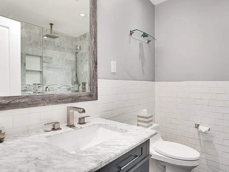 35 W Neck Rd — Photo 22