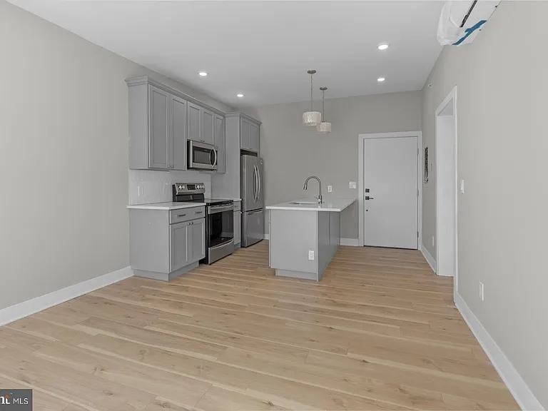 1935 N 2nd St #202 — Photo 9
