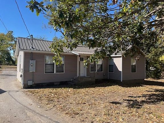 5th image of 612 N 8th St