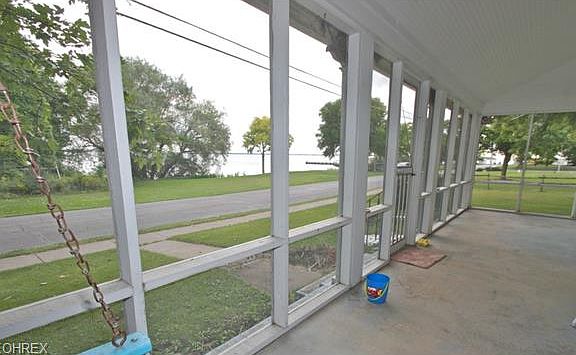 4th image of 419 Lakeshore