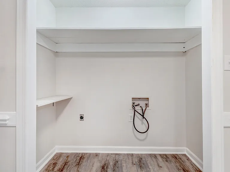 302 Cedar Rd — Photo 28