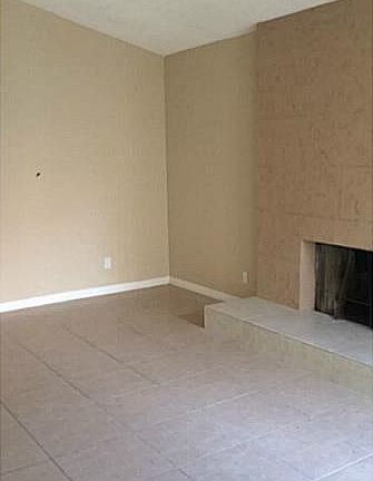 5th image of 10423 NW 36th St