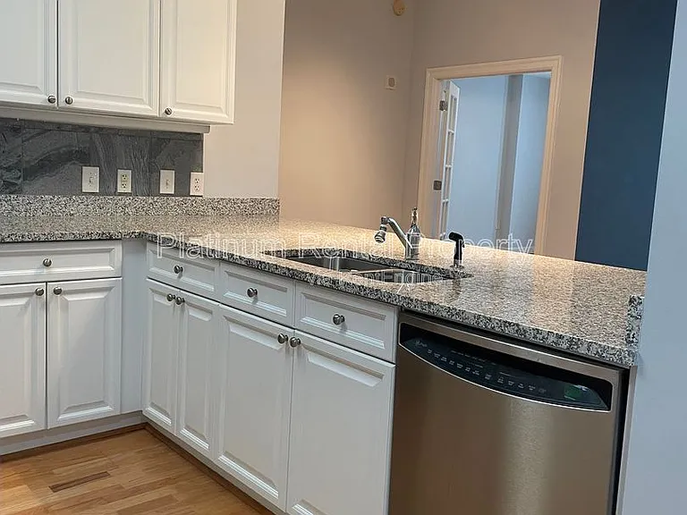 325 E Paces Ferry Rd NE #414 — Photo 22