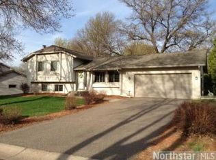 7670 Berkshire Way N, Maple Grove, MN 55311