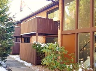 6870 Carriage Hill Dr #C21, Brecksville, OH 44141