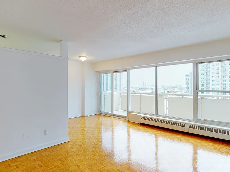 60 Daly Ave — Photo 33