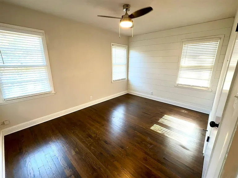 112 Savannah St — Photo 3
