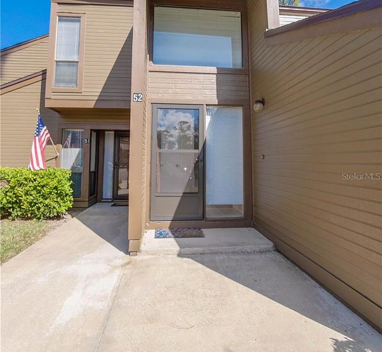 1st image of 52 Hembury Ln