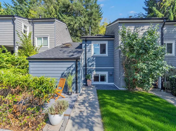 2624 Tretheway Dr, Burnaby, BC V5B 4R8
